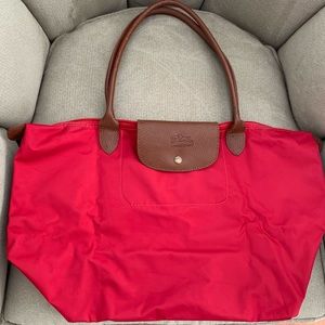 Foldable, lightweight tote bag.  A look a like Longchamp tote bag.